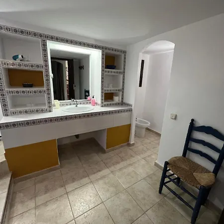 Casa Lirios Nyaraló