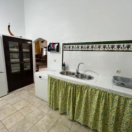 Casa Lirios Nyaraló *